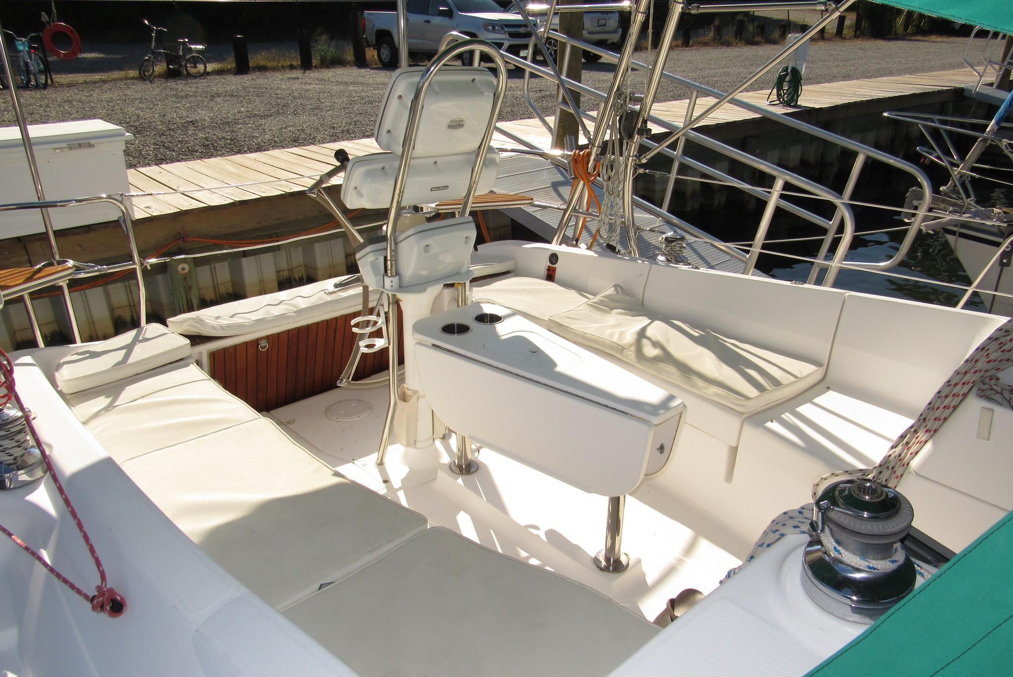 2012 Hunter Vision 360e For Sale | YaZu Yachting | Deltaville