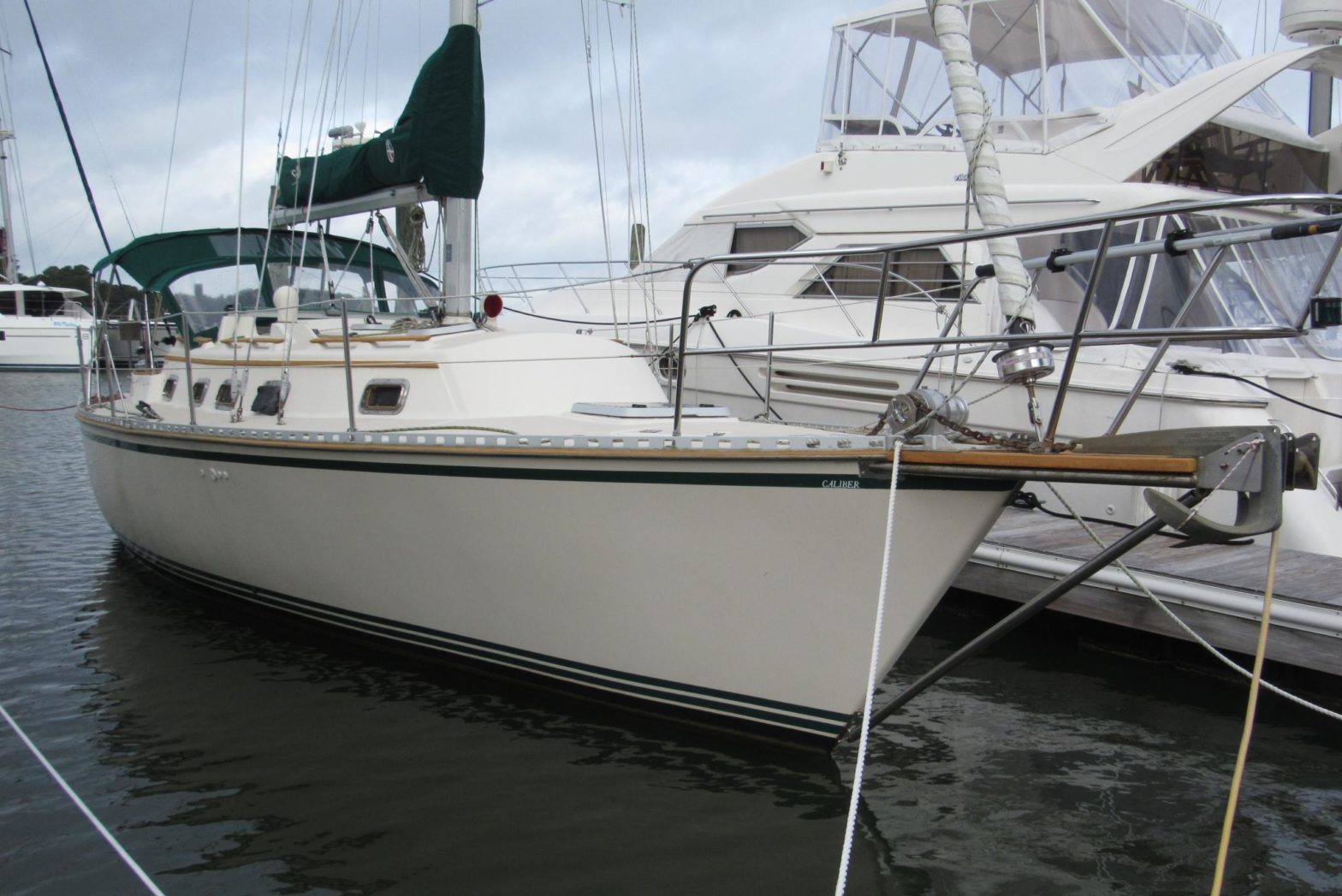 1990 Caliber 33 For Sale | YaZu Yachting | Deltaville